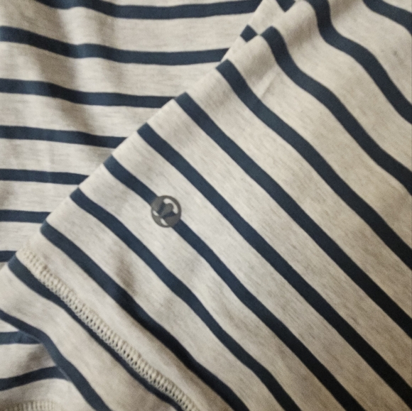 Lululemon tee - Picture 1 of 6